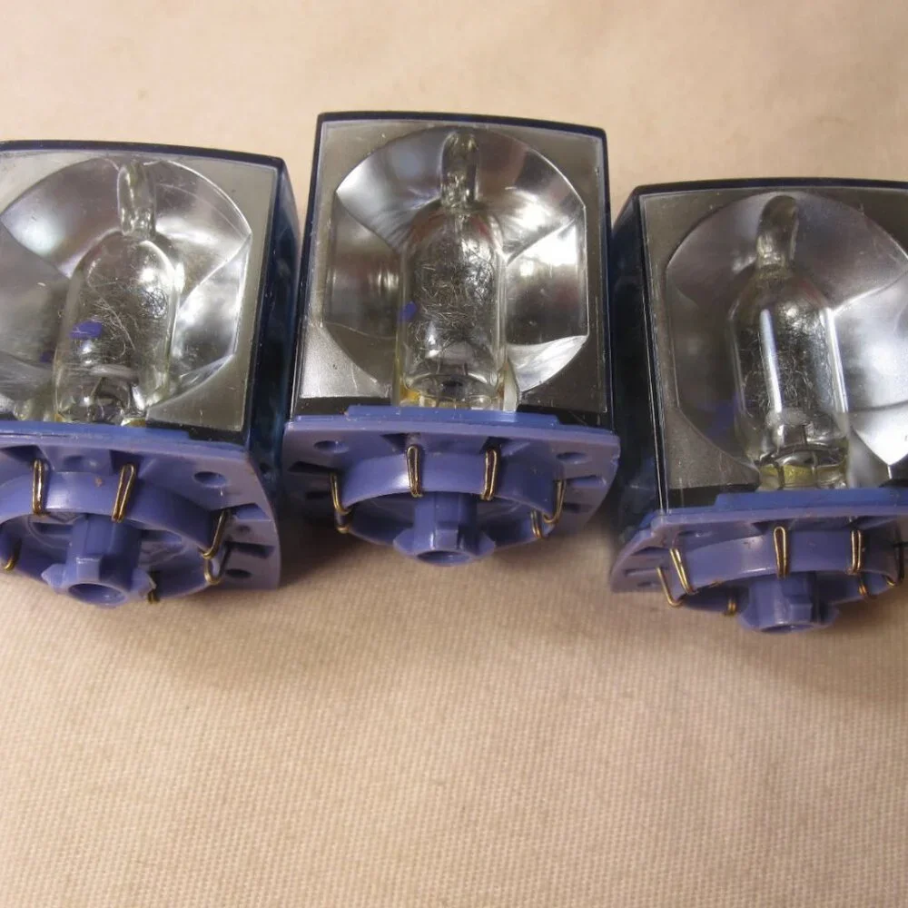 vintage Westinghouse Flash Cubes 3-pack- complete, short box, unburnt